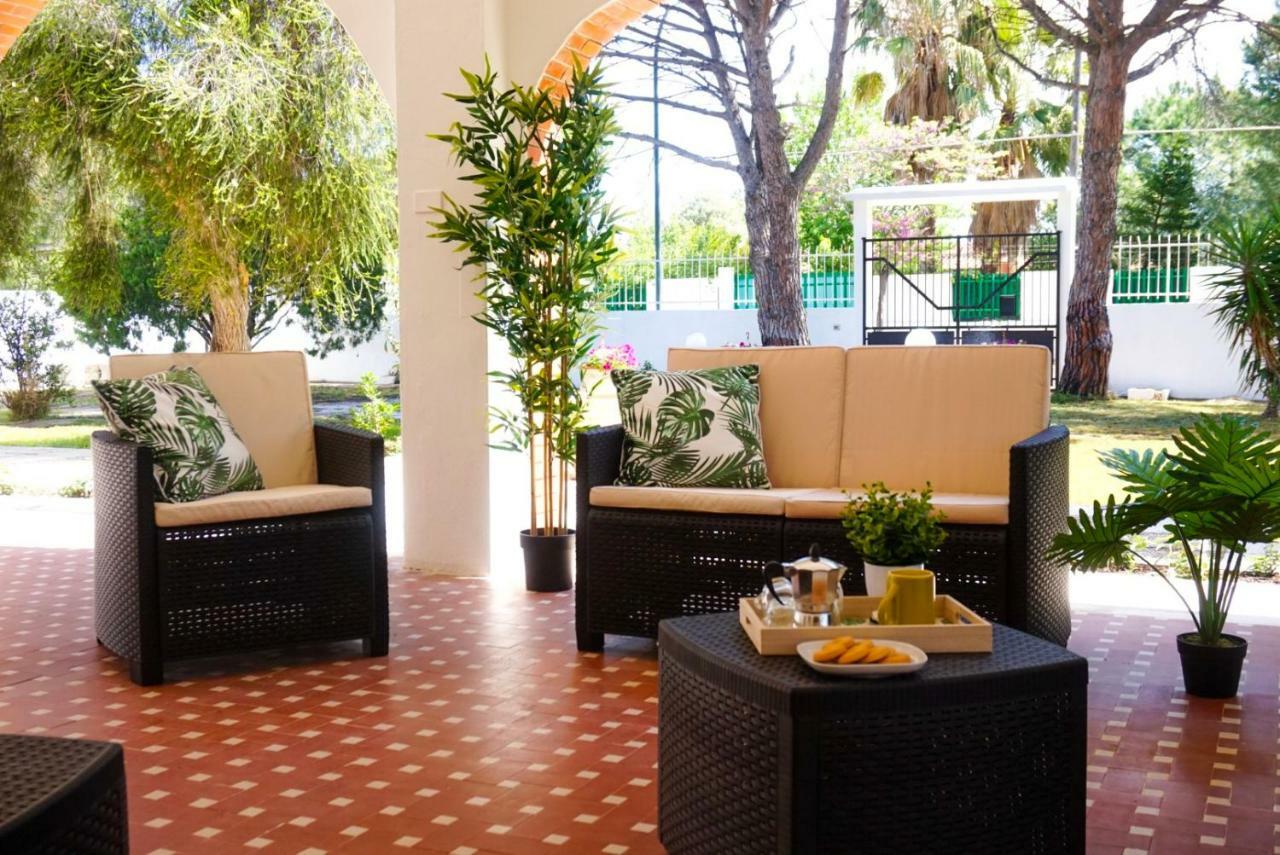 Villa Aurelia -Seafront Apartment With Patio Flumini di Quartu Extérieur photo