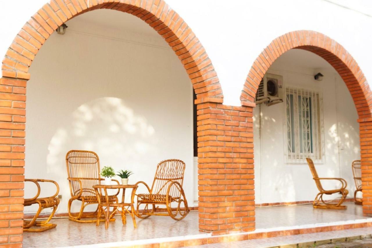 Villa Aurelia -Seafront Apartment With Patio Flumini di Quartu Extérieur photo